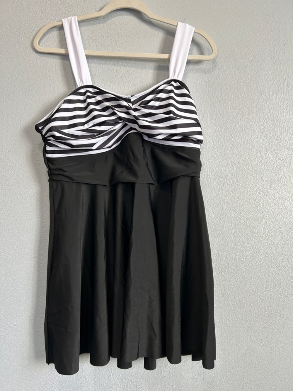 Girls Black and White Striped Bust Swimsuit Top 2xl NO Bottoms